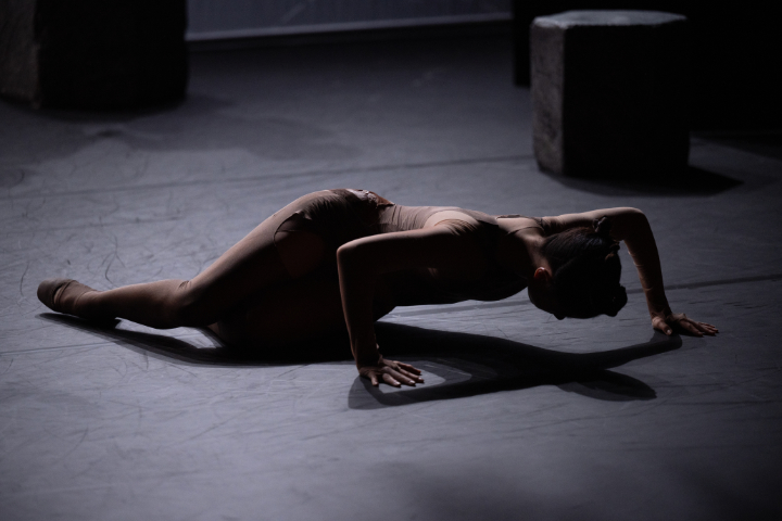 Robert Binet: "Strauss 2225: Dances for the Future". Im Bild: Yoonsuh Regina Joung © Marian Furnica strauss2225 3