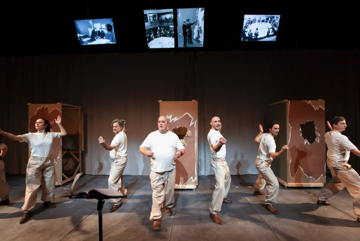 Toxic Dreams /Yosi Wanunu: “Unwalling the Wall. A Theatrical Essay” © © Sandra Fockenberger Unwalling2