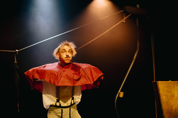 CIE Filou/ Christoph Schiele: „Der Wolkenmacher“ © Igor Ripak Wolkenmacher1