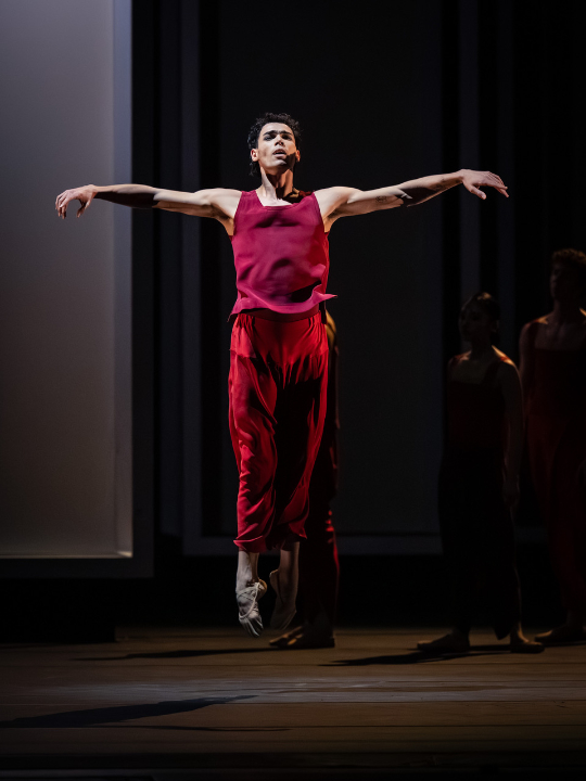 „Yugen“ (Wayne McGregor / Leonard Bernstein / Edmund de Waal), Victor Caixeta. © Wiener Staatsballett / Ashley Taylor. 7 Yugen