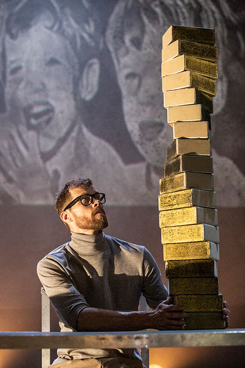 Cirque Barcode "Sweat & Ink" © Pavlina Saudkova 2 Barcode